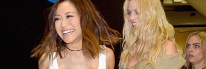 / banner