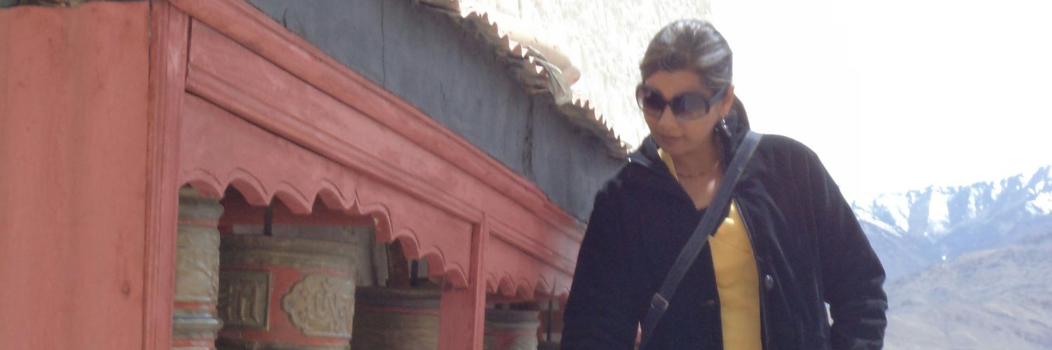 Dr SWATI BHATIA banner