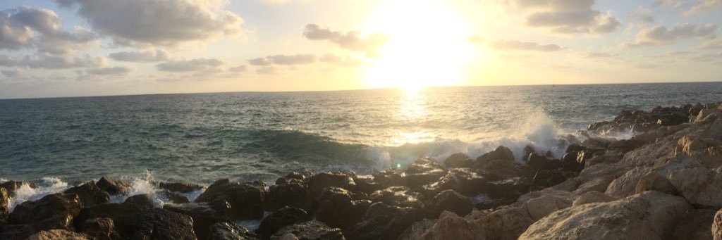 laurlaur111's profile banner image