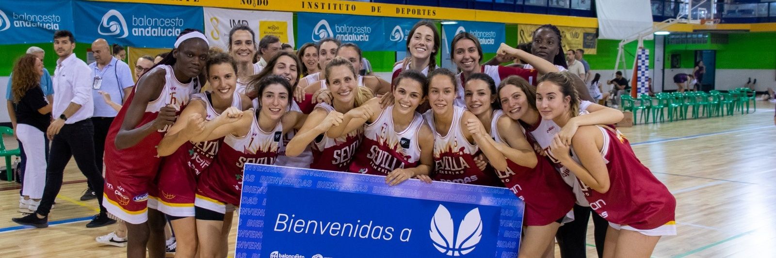 María Recio banner