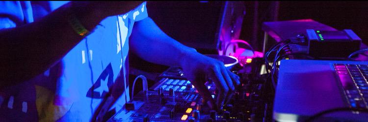 walkhherr's profile banner image