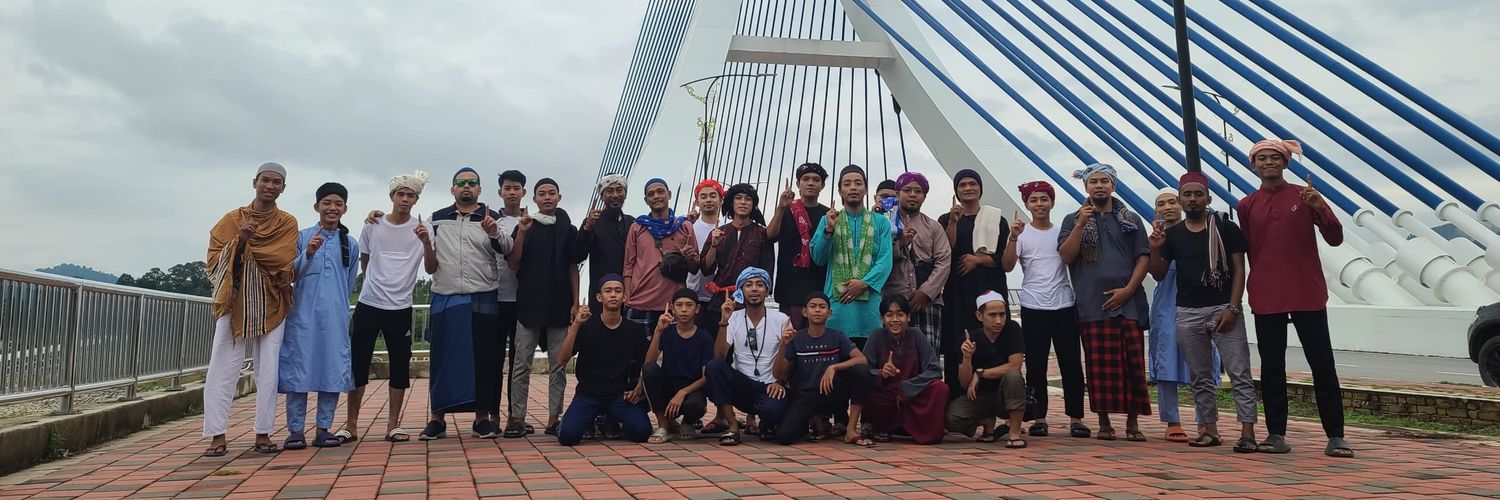 farisikhwanazmi's profile banner image
