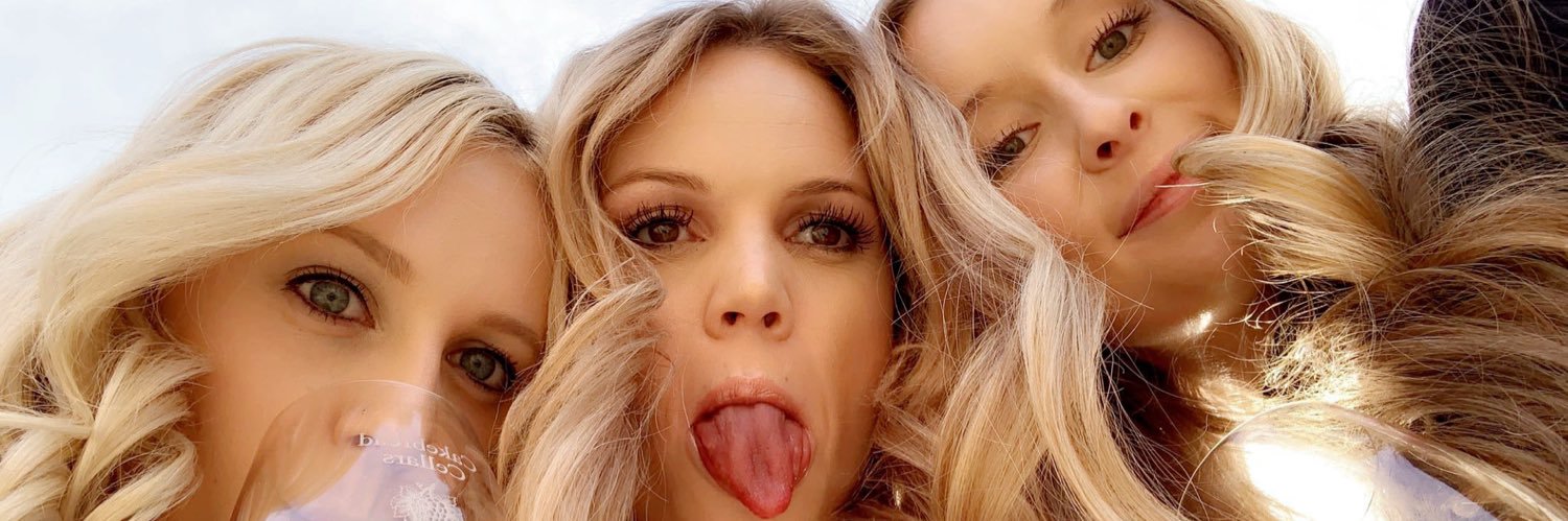 AmandaParlog's profile banner image