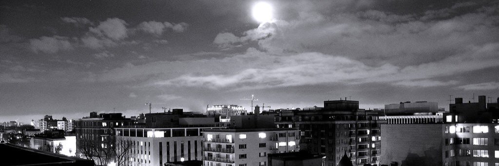 Da Guy on the couch banner