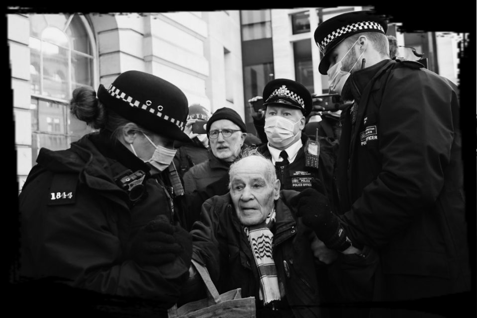 🎗Keep The Heid SharronChilli#FreeJulianAssange banner