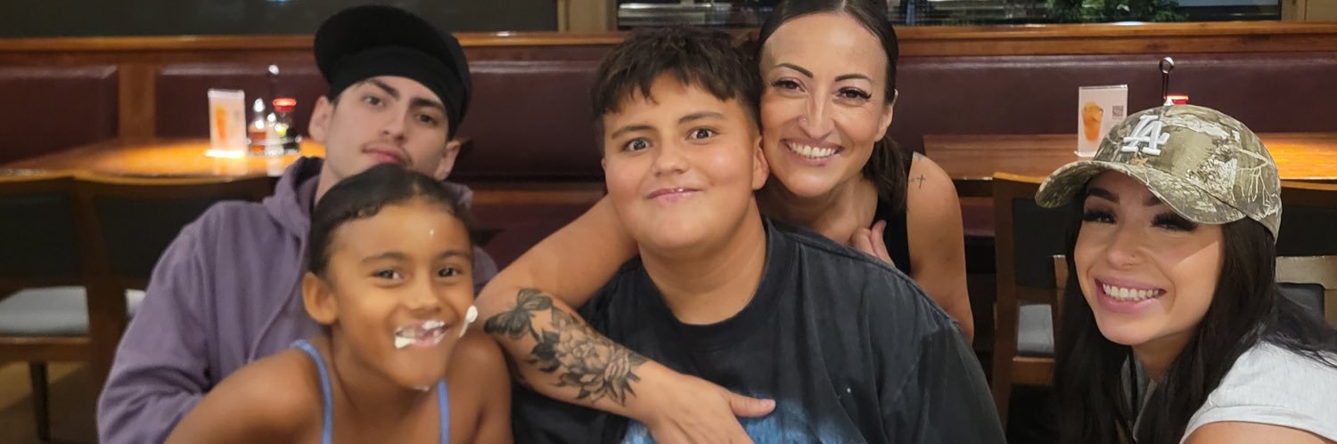 roselimom_3's profile banner image