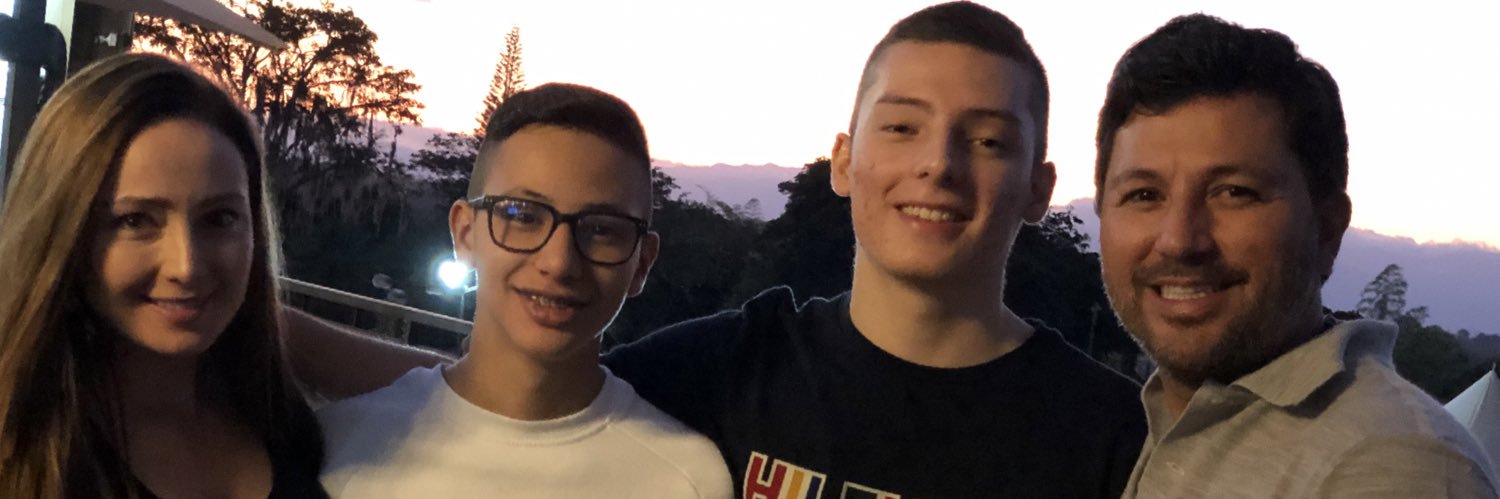 CALDERONHAROL's profile banner image