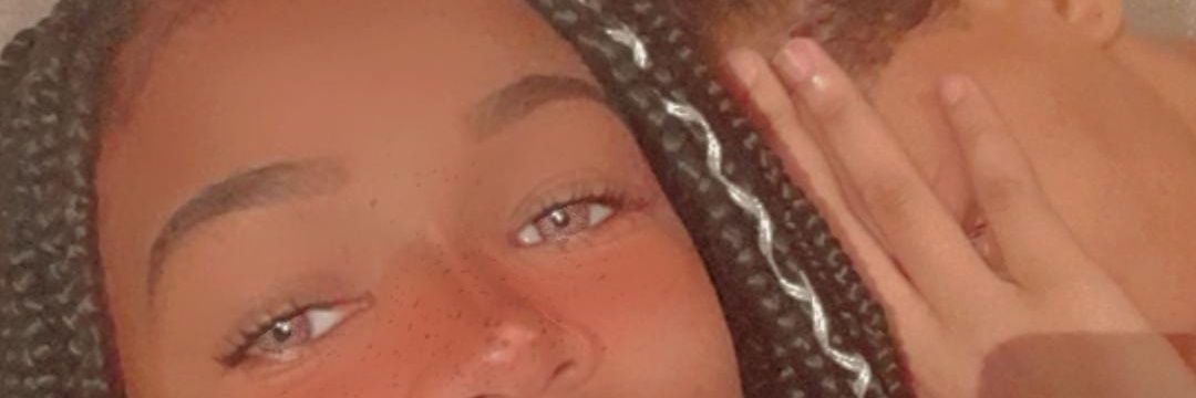 mary_ferrnanda's profile banner image