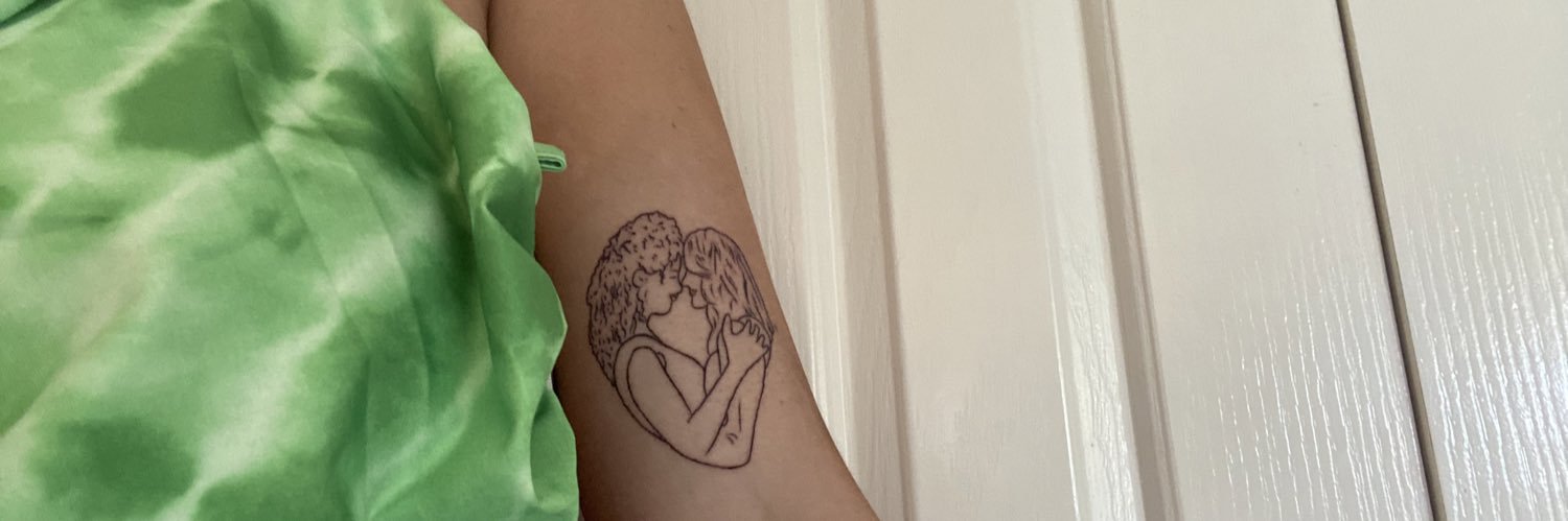 chloebwallace's profile banner image