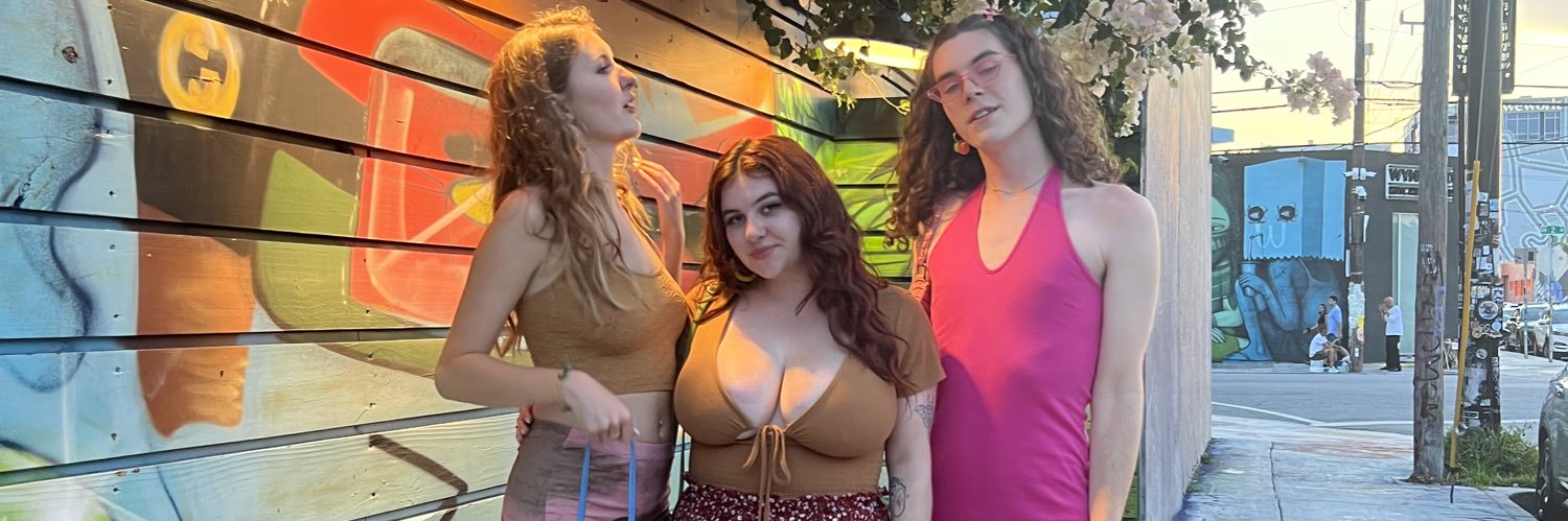IndiraLunaa's profile banner image