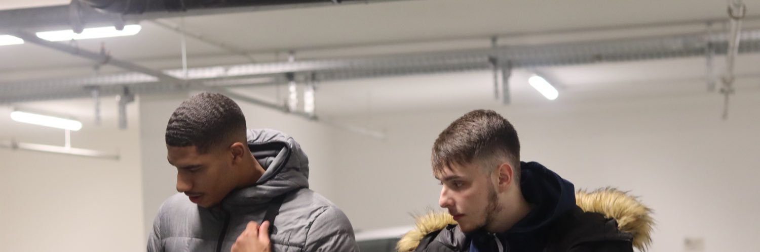T banner