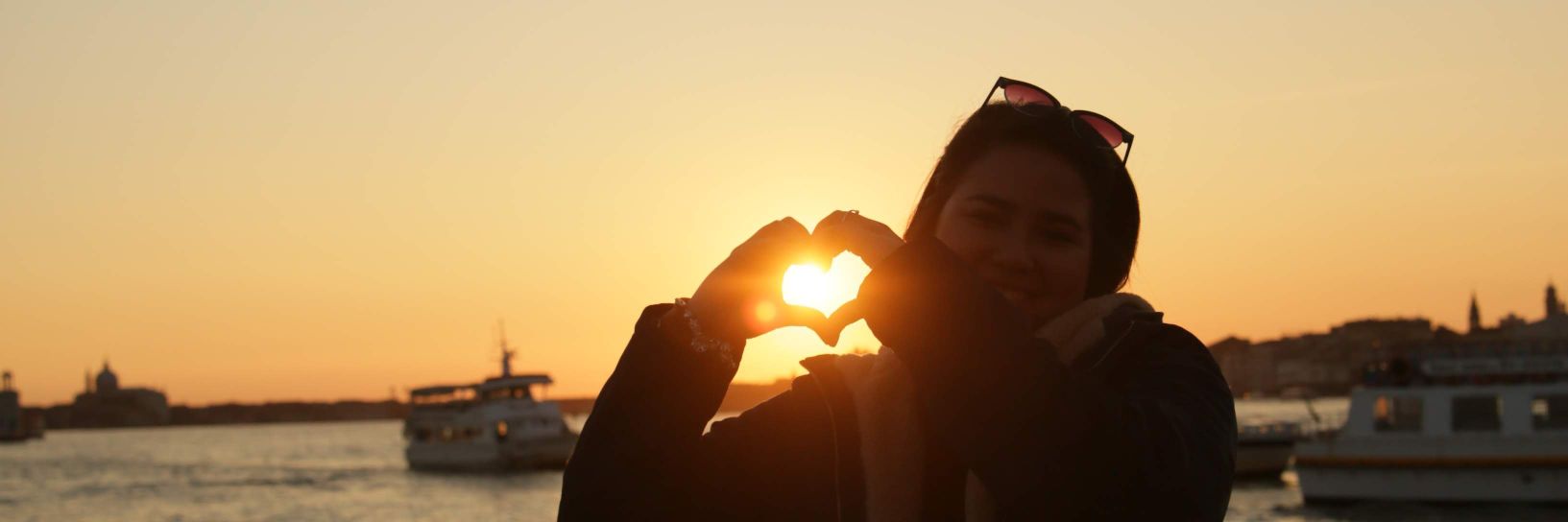 AndreaLazoF's profile banner image