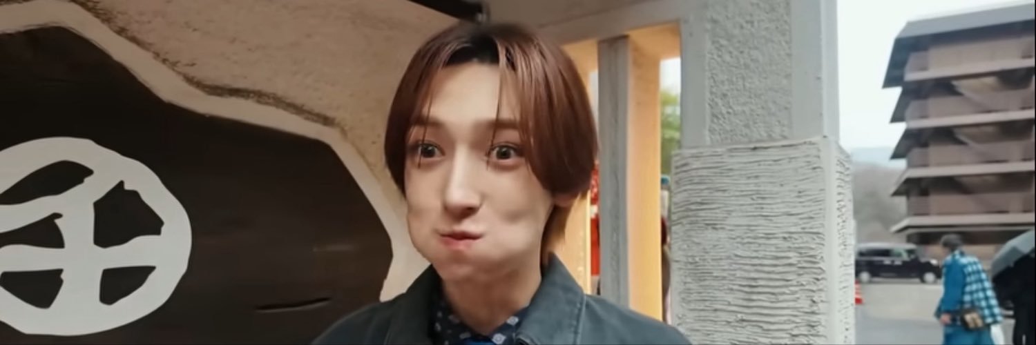 chUxxU930's profile banner image