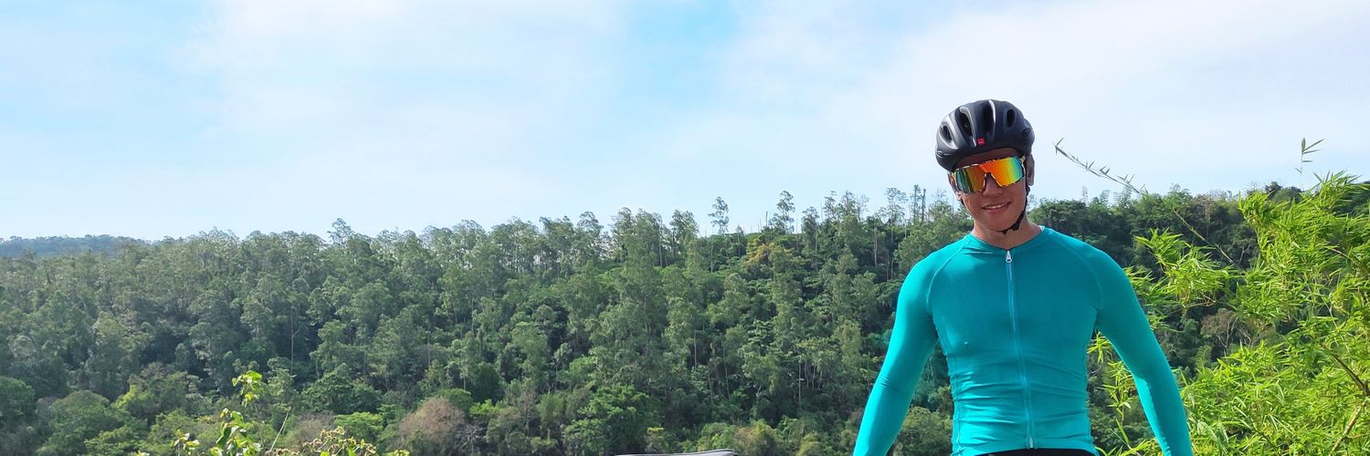 robruiz's profile banner image