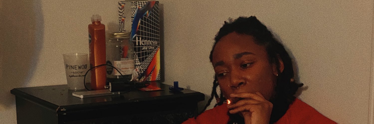 mianalaide's profile banner image