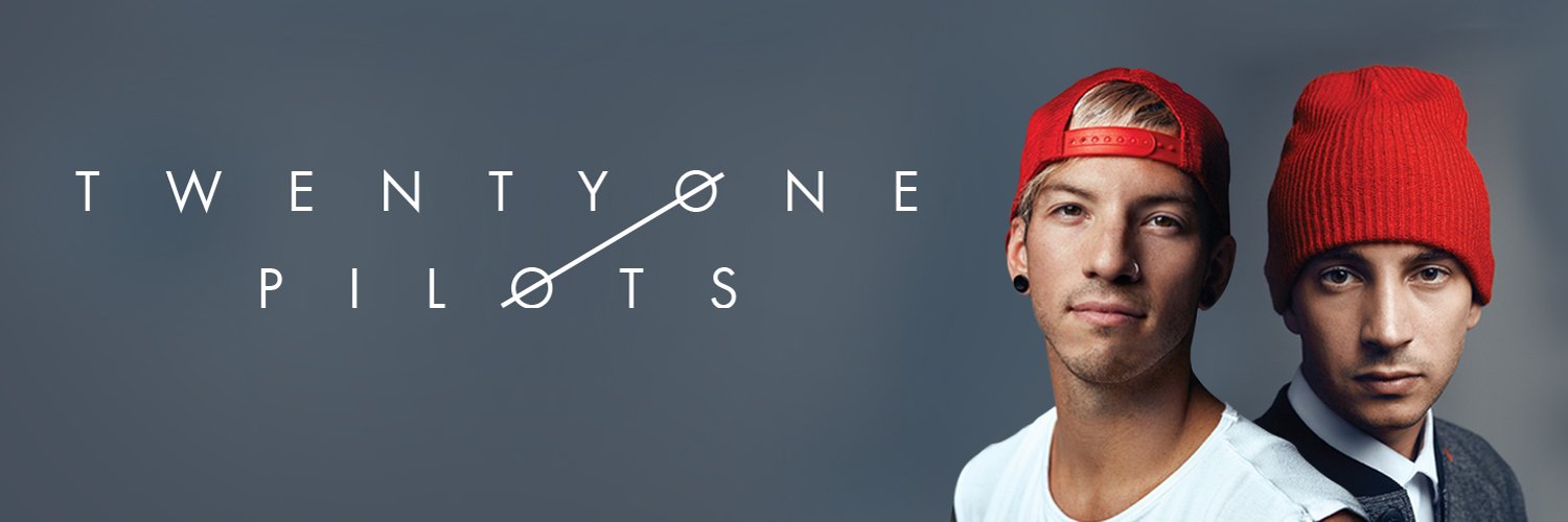 clique art banner