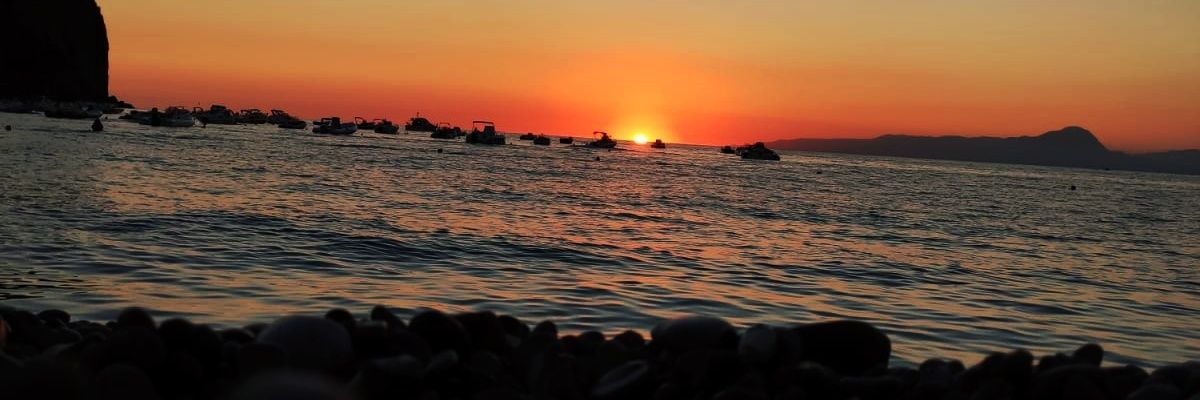 ariannaderisi's profile banner image