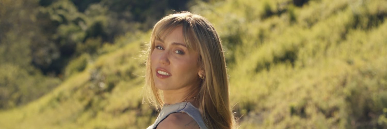 __raquelriv's profile banner image