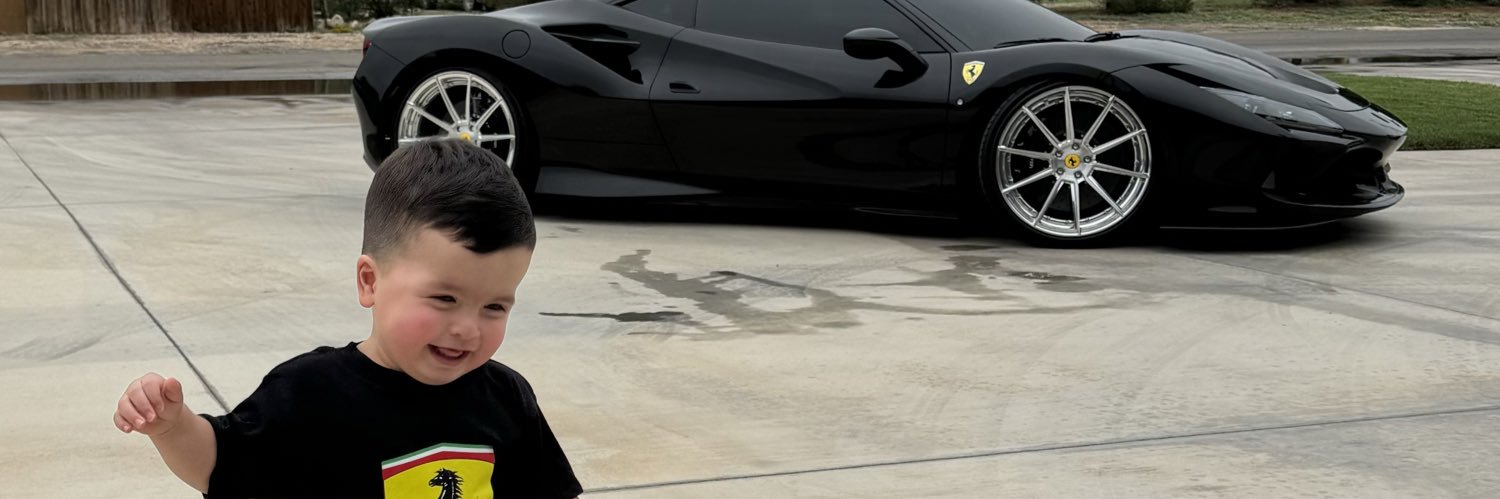 hazeldanaee's profile banner image