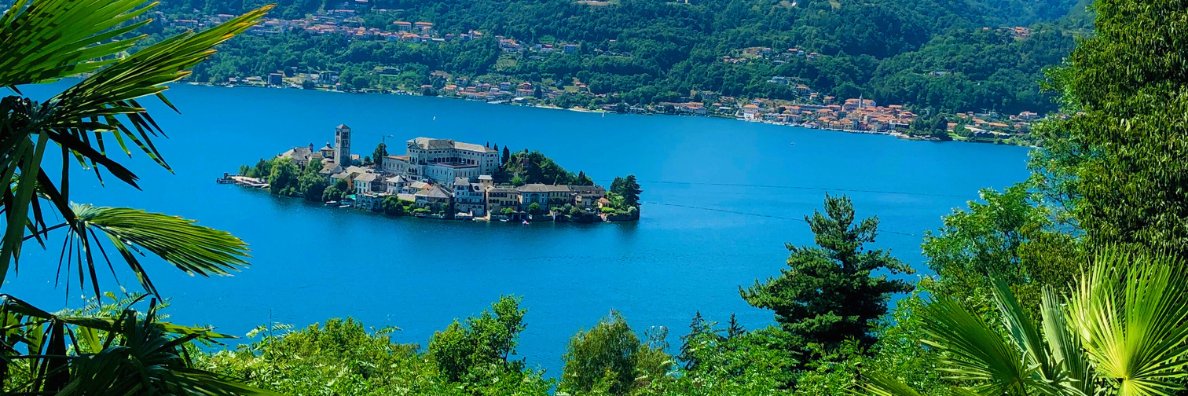 Magnifica Lounge 🫐 banner