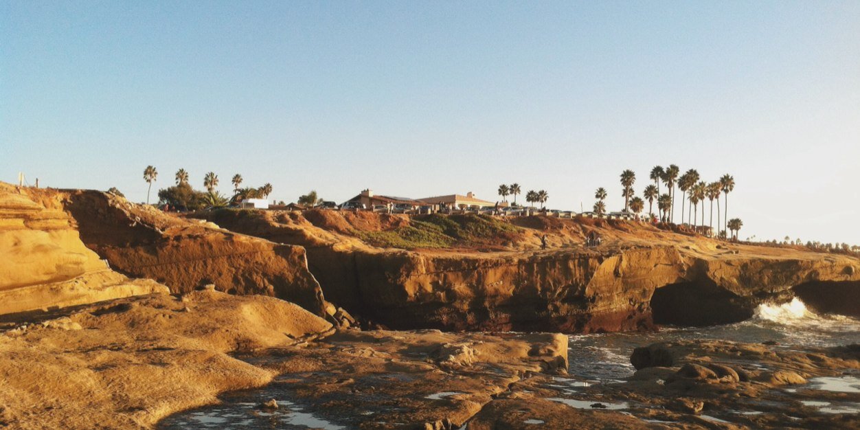 Roberto Comparan banner