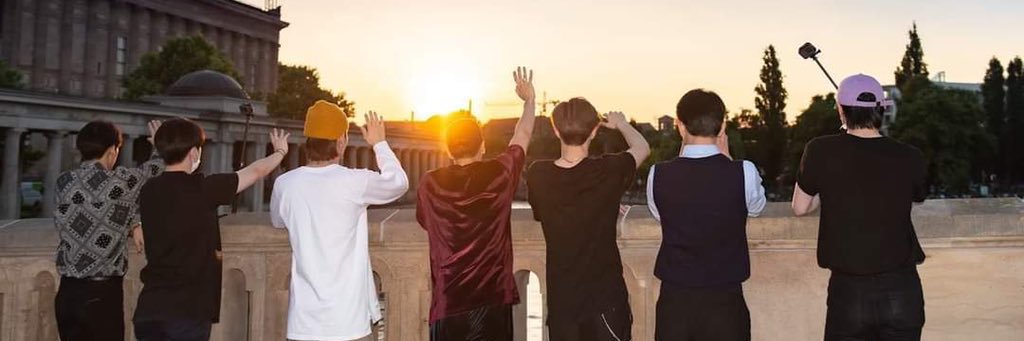 ᴹᴵᴺᴺᴵᴱ banner