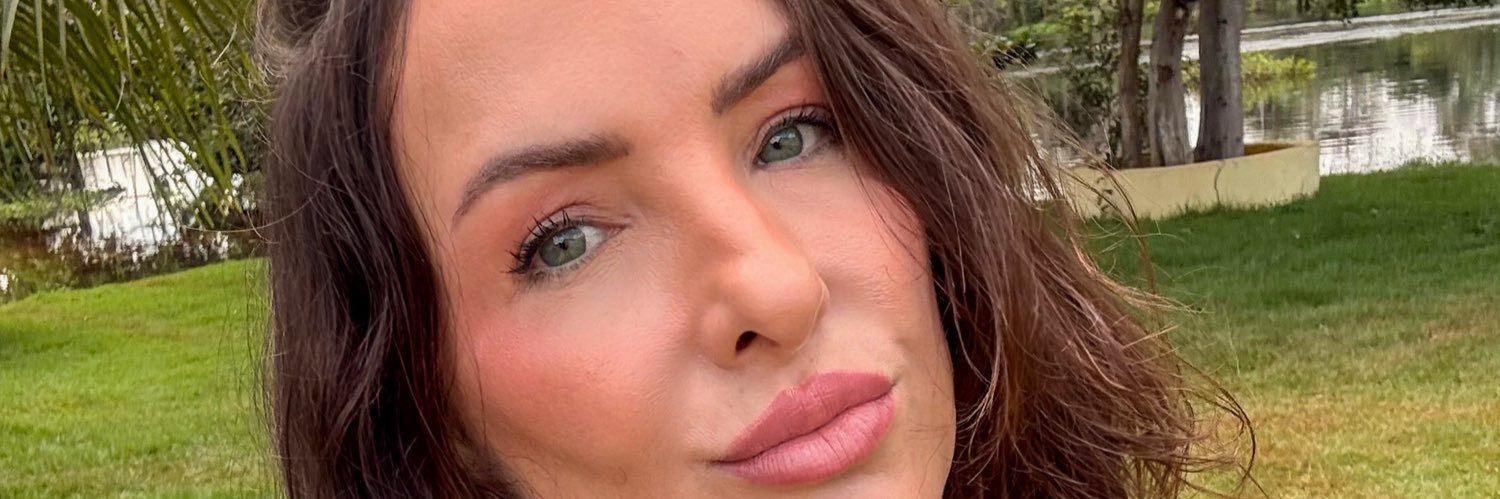 rosewebber_'s profile banner image