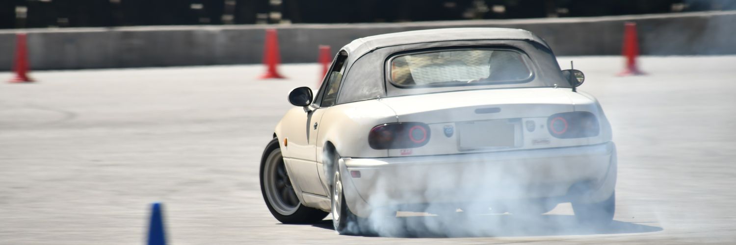 roadster_y's profile banner image