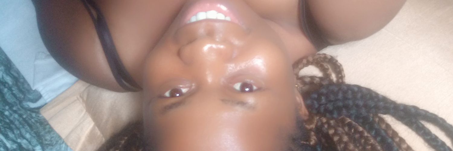 vivvyony's profile banner image