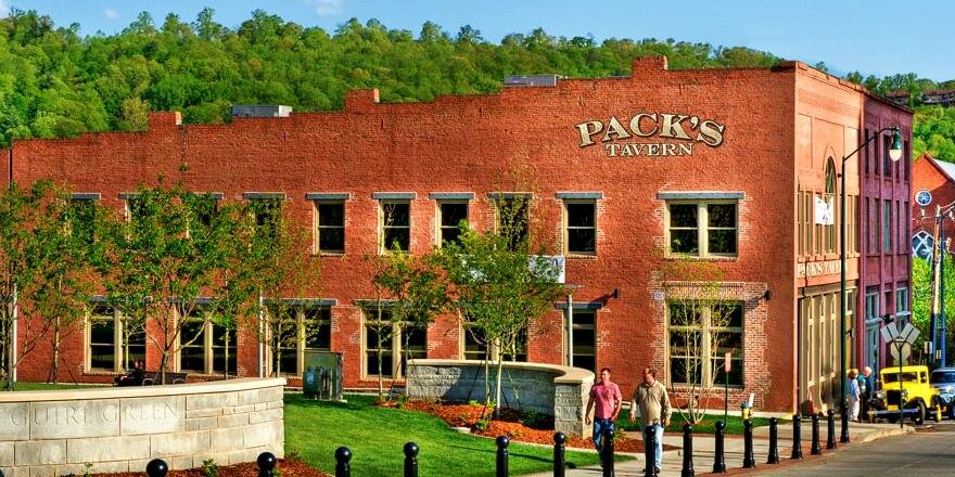 Pack's Tavern banner