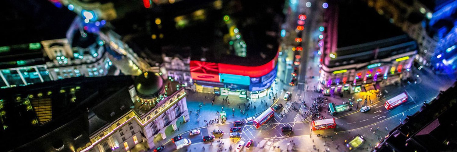 هُنا لندن banner