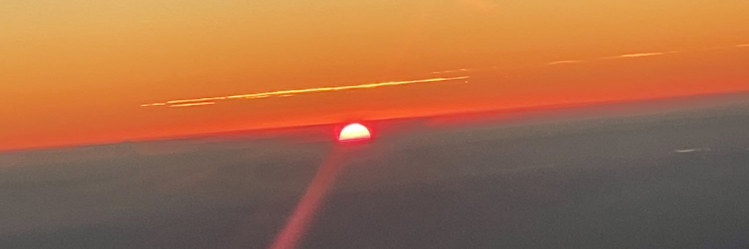 2tina32's profile banner image