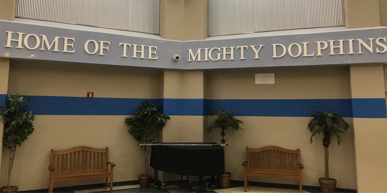 Derenne Middle School banner