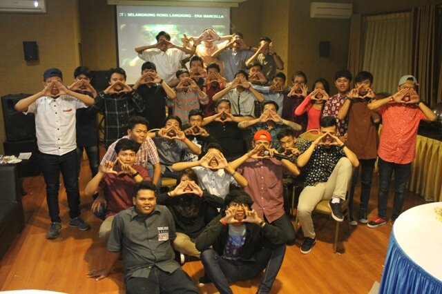 DUMOT19's profile banner image