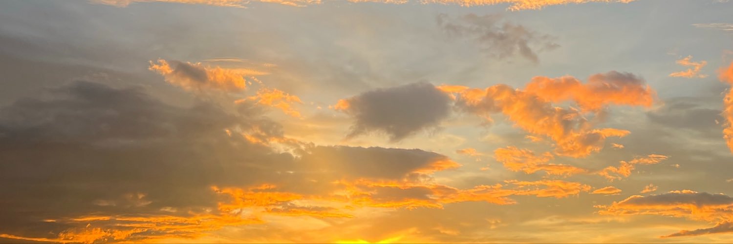 useche's profile banner image