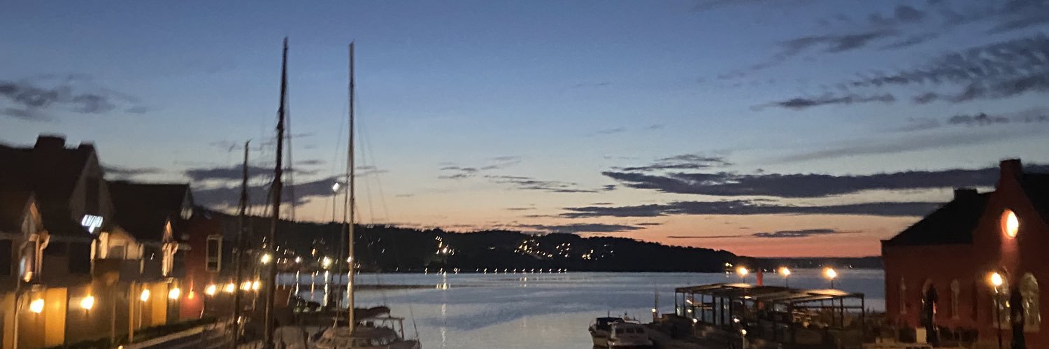 cha_8102's profile banner image
