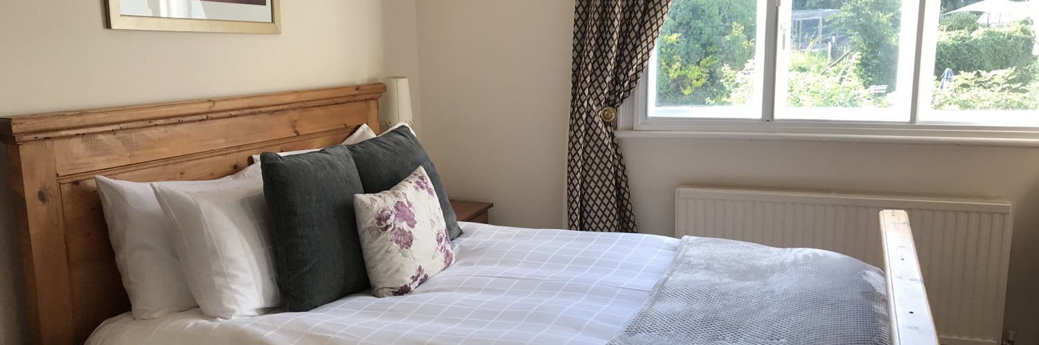 Rose and Crown House B&B banner