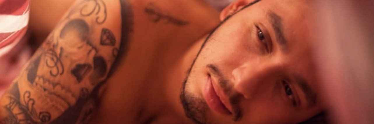 QuereTrain's profile banner image