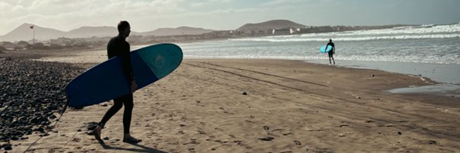 eeemiil's profile banner image