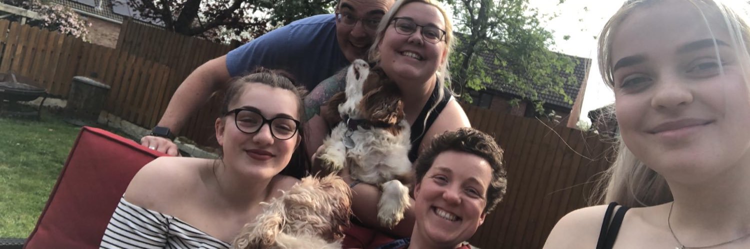 b_danirose's profile banner image