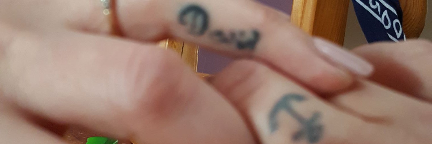 wench09's profile banner image