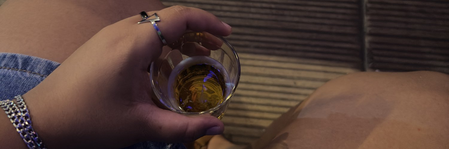 bacio de au au banner