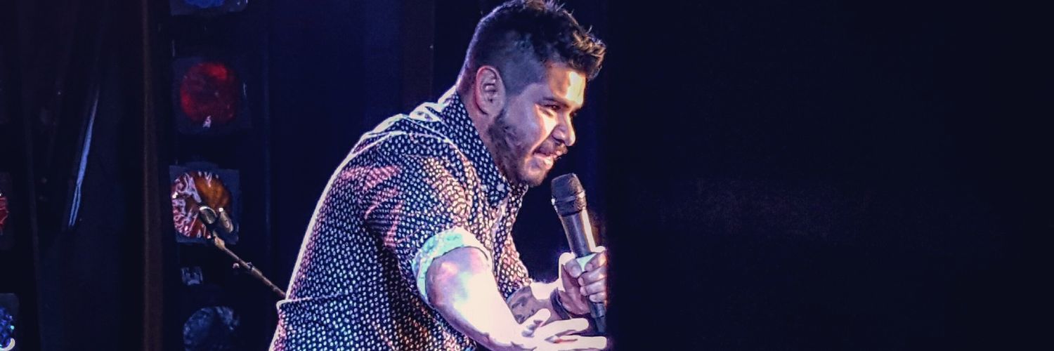 Hugo Brito Stand Up banner