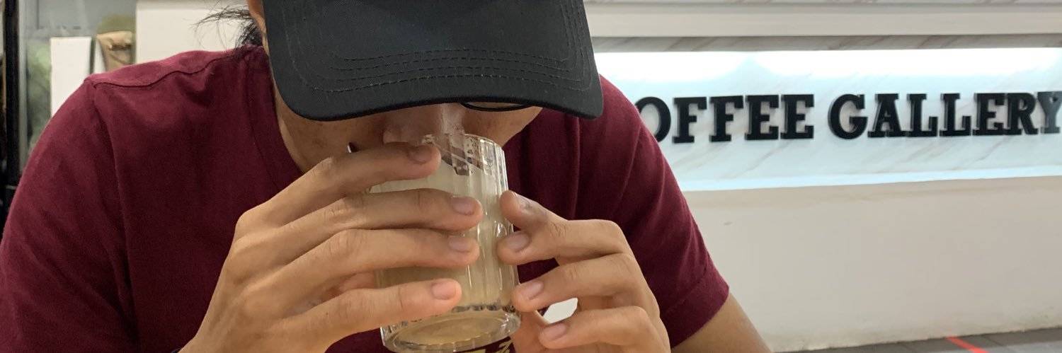 runiazzz's profile banner image