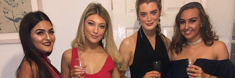 Laura_Devison's profile banner image
