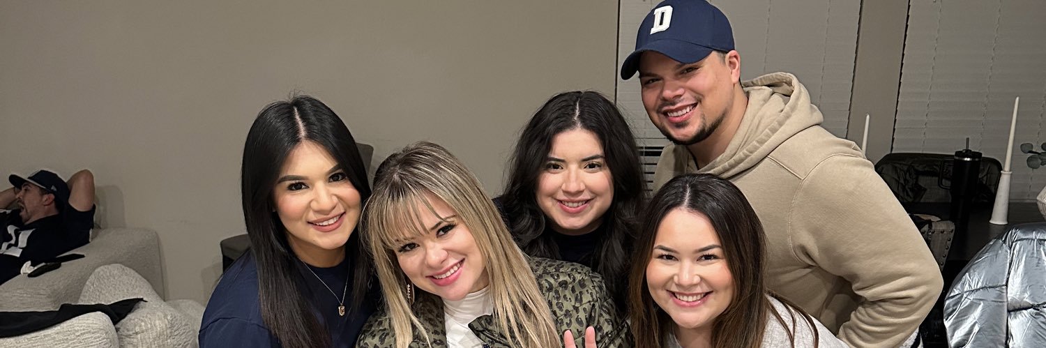 melinnicm's profile banner image