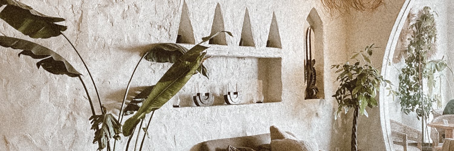 b_rooz9's profile banner image