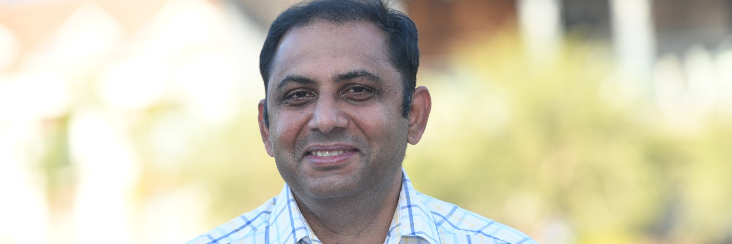 SANTHOSHDAVIS's profile banner image