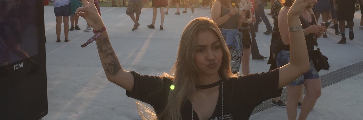 andradestefanie's profile banner image