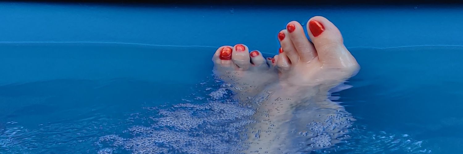 TiniMaidini's profile banner image